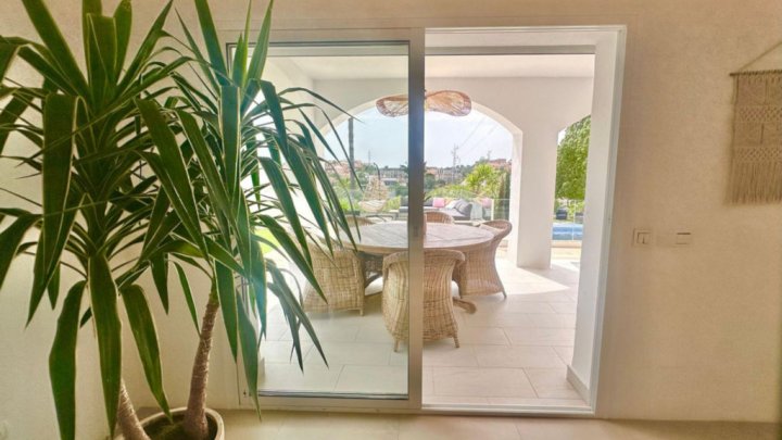 Luxuriöses Ferienhaus an der Costa del Sol bei Marbella mit privatem Pool und Meerblick zu verkaufen