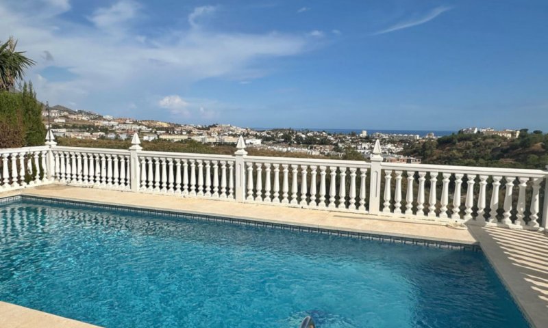 Exclusiva villa con vistas al mar en Campo Mijas cerca de Marbella – lujo y privacidad