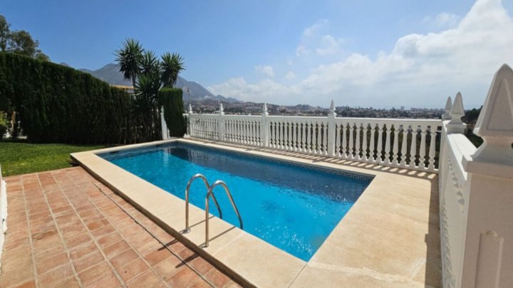 Exclusiva villa con vistas al mar en Campo Mijas cerca de Marbella – lujo y privacidad