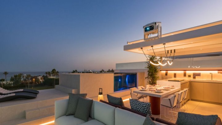 Villa de luxe neuve à Marbella, Costa del Sol, avec vue sur la mer et prestations haut de gamme