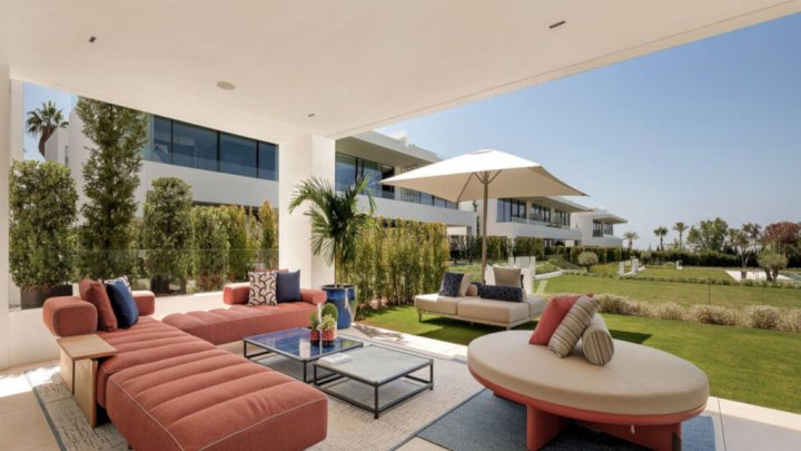 Villa de luxe neuve à Marbella, Costa del Sol, avec vue sur la mer et prestations haut de gamme
