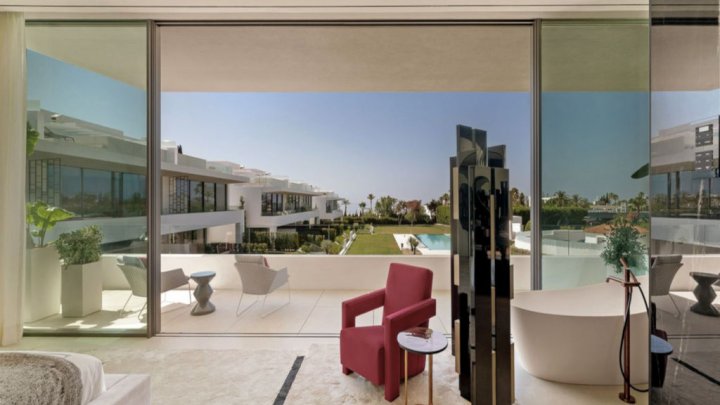 Villa de luxe neuve à Marbella, Costa del Sol, avec vue sur la mer et prestations haut de gamme