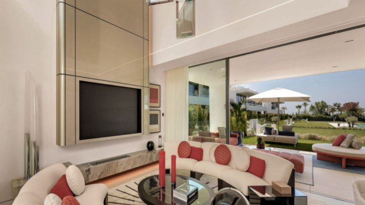 Villa de luxe neuve à Marbella, Costa del Sol, avec vue sur la mer et prestations haut de gamme