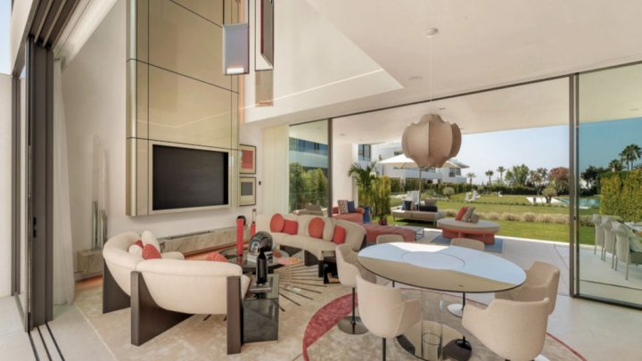 Villa de luxe neuve à Marbella, Costa del Sol, avec vue sur la mer et prestations haut de gamme
