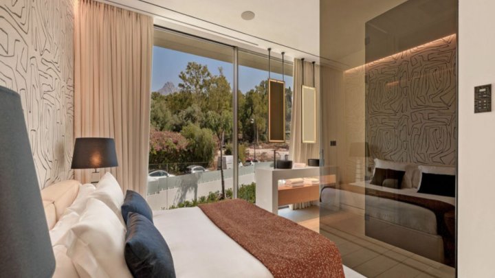 Villa de luxe neuve à Marbella, Costa del Sol, avec vue sur la mer et prestations haut de gamme