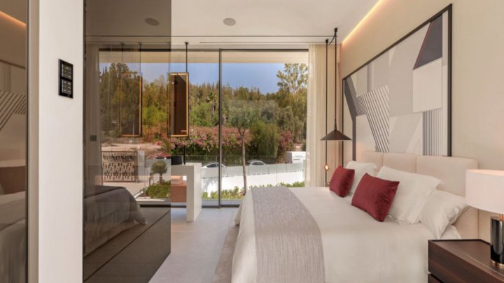 Villa de luxe neuve à Marbella, Costa del Sol, avec vue sur la mer et prestations haut de gamme