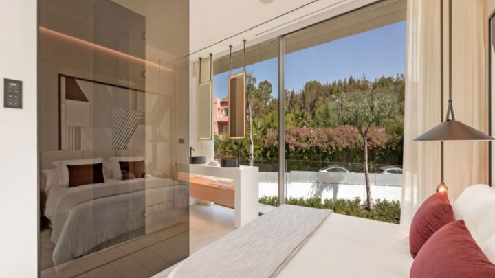 Villa de luxe neuve à Marbella, Costa del Sol, avec vue sur la mer et prestations haut de gamme