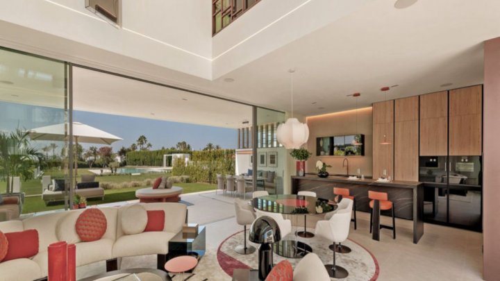 Villa de luxe neuve à Marbella, Costa del Sol, avec vue sur la mer et prestations haut de gamme