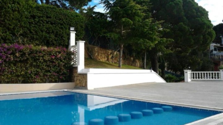 Lloret de Mar Ferienhaus kaufen - Villa mit Pool in Cala Canyelles – Costa Brava