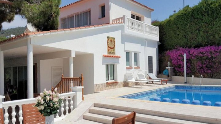 Lloret de Mar Ferienhaus kaufen - Villa mit Pool in Cala Canyelles – Costa Brava