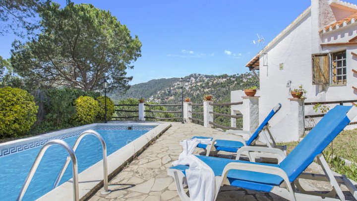 Spanien Ferienhaus Costa Brava mit privatem Pool bei Lloret de Mar zu verkaufen