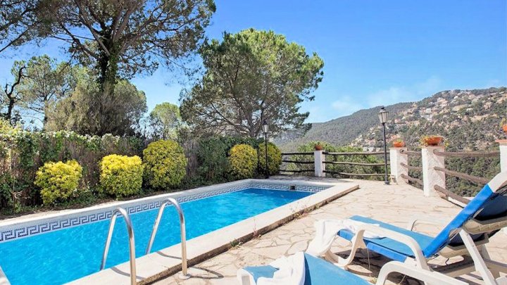 Spanien Ferienhaus Costa Brava mit privatem Pool bei Lloret de Mar zu verkaufen