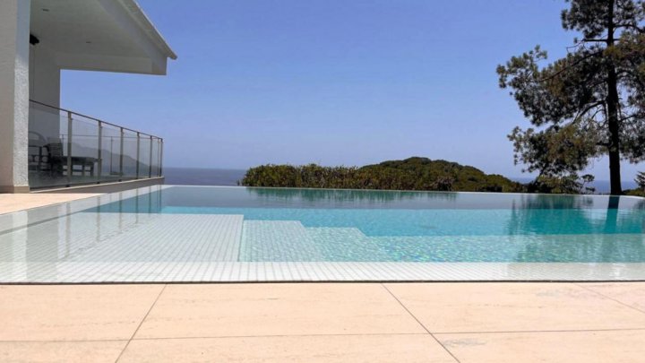 Maison à vendre à Lloret de Mar – Villa avec piscine à Roca Grossa-Serra Brava, Costa Brava