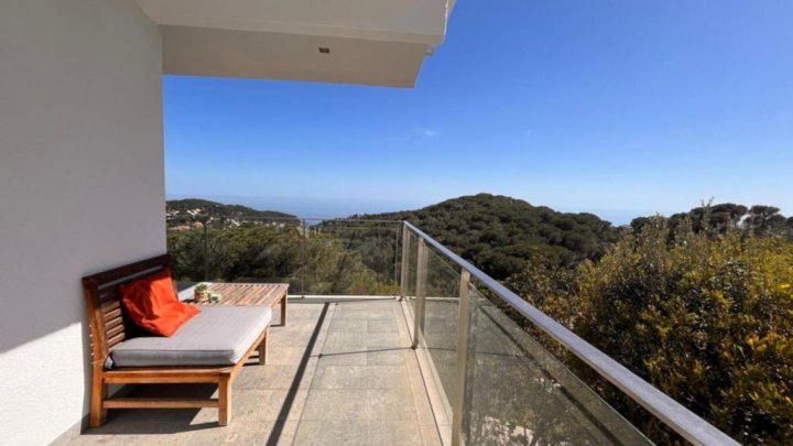 Maison à vendre à Lloret de Mar – Villa avec piscine à Roca Grossa-Serra Brava, Costa Brava