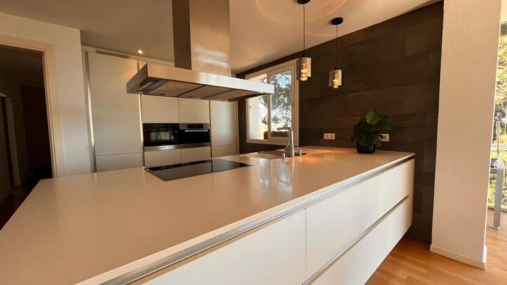 Maison à vendre à Lloret de Mar – Villa avec piscine à Roca Grossa-Serra Brava, Costa Brava