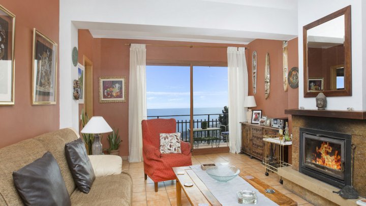 Ferienhaus in Lloret de Mar kaufen – Villa mit Pool, Meerblick und 2 Apartments