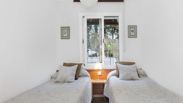 Ferienhaus in Lloret de Mar kaufen – Villa mit Pool, Meerblick und 2 Apartments