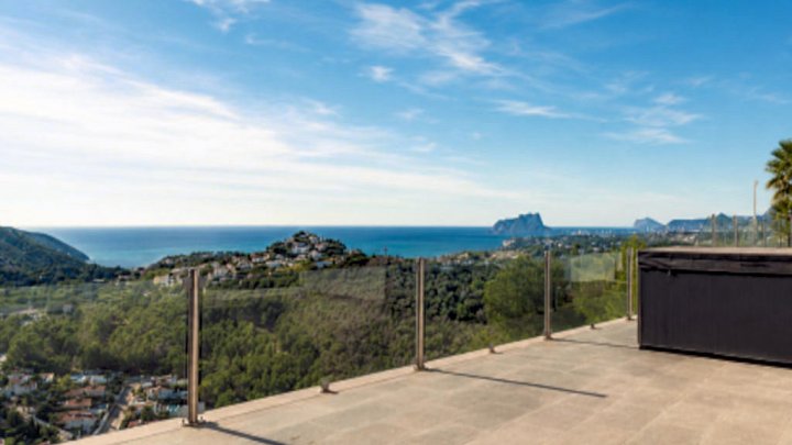 Luxusimmobilie Moraira an der Costa Blanca – Villa mit Infinity-Pool und Panoramameerblick