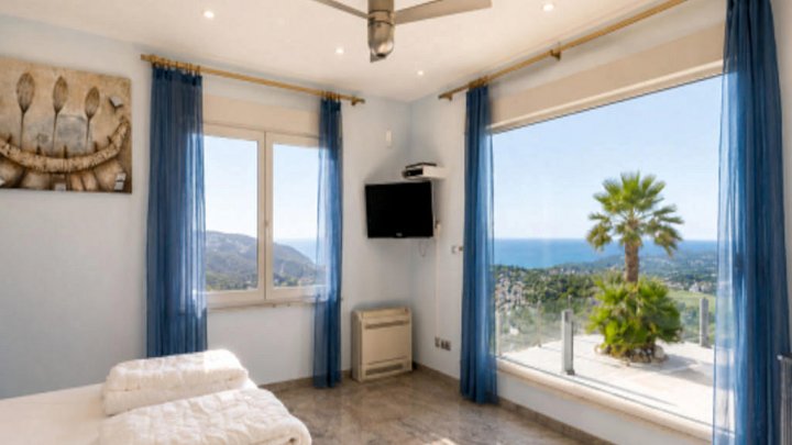 Luxusimmobilie Moraira an der Costa Blanca – Villa mit Infinity-Pool und Panoramameerblick