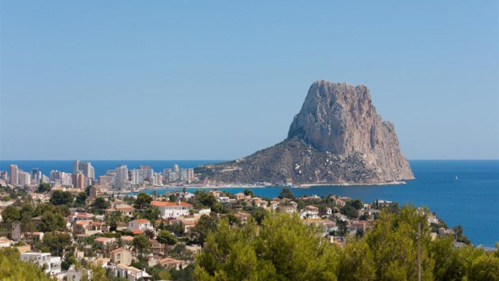 Villa in Calpe kaufen – Mediterranes Haus mit Pool in der begehrten Urbanisation Ortenbach zum attraktiven Preis