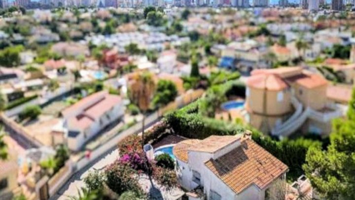 Villa in Calpe kaufen – Mediterranes Haus mit Pool in der begehrten Urbanisation Ortenbach zum attraktiven Preis