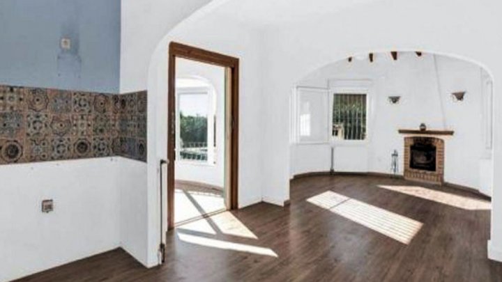 Villa in Calpe kaufen – Mediterranes Haus mit Pool in der begehrten Urbanisation Ortenbach zum attraktiven Preis
