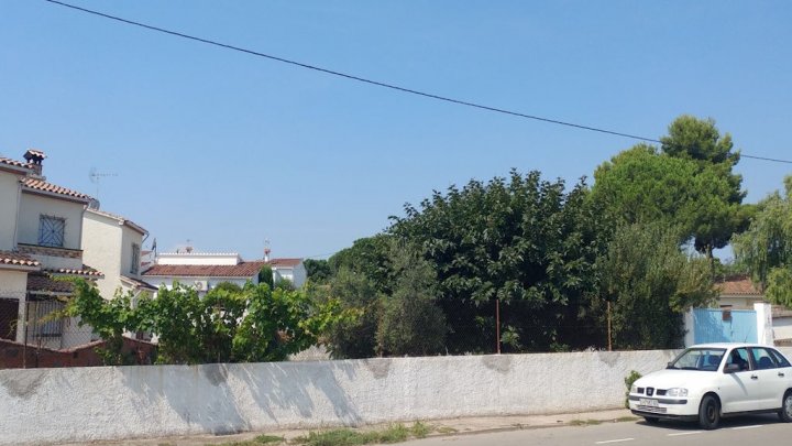 Terrain constructible à vendre au centre de L'Escala, Costa Brava, Espagne.