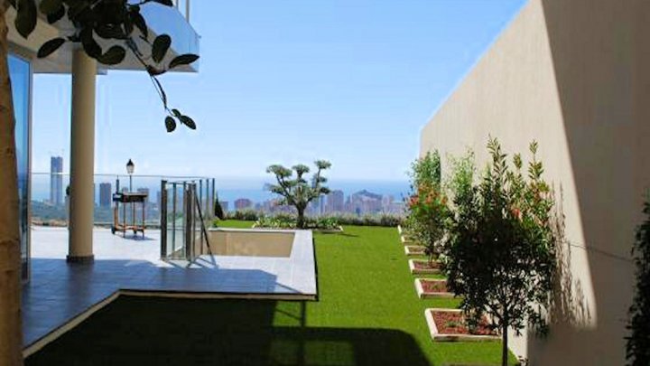 Exklusive Luxusvilla mit Meerblick und Privatpool bei Benidorm – Traumimmobilie an der Costa Blanca zu verkaufen