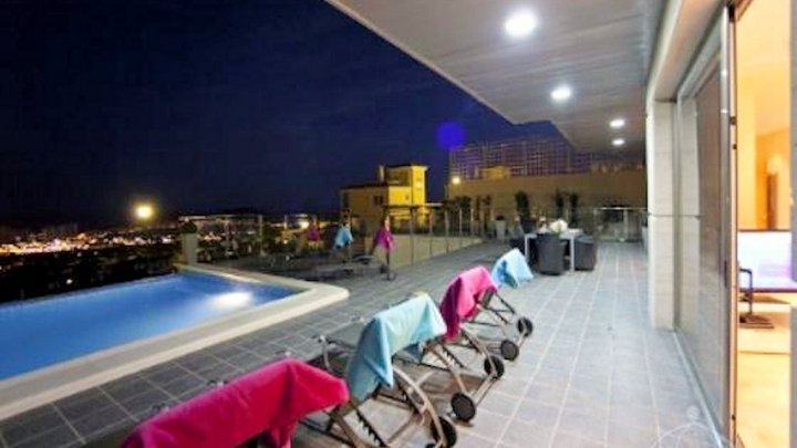 Exklusive Luxusvilla mit Meerblick und Privatpool bei Benidorm – Traumimmobilie an der Costa Blanca zu verkaufen